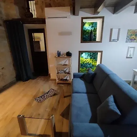 Apartment Ecce Homo Carini