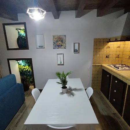Ecce Homo Apartment *