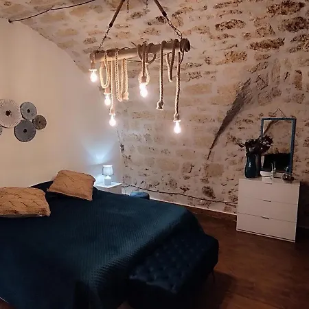 Ecce Homo Apartment